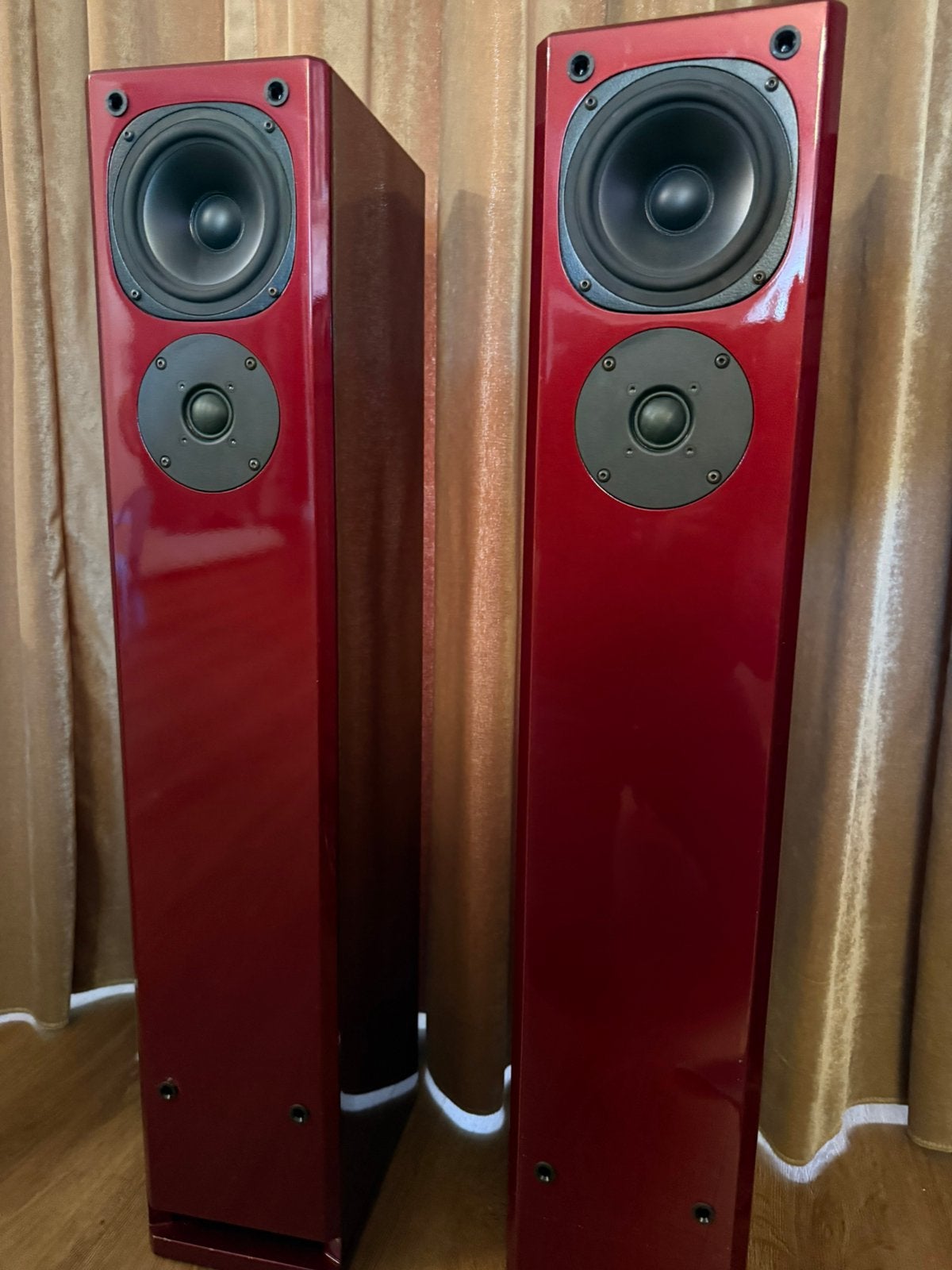 Xanadu DS 14 Mk III | Matched Pair | Rood Hoogglans Pianolak, Vloerstaande luidspreker, Zo goed als nieuw, 60 tot 120 watt, Geschikt voor surround/home cinema