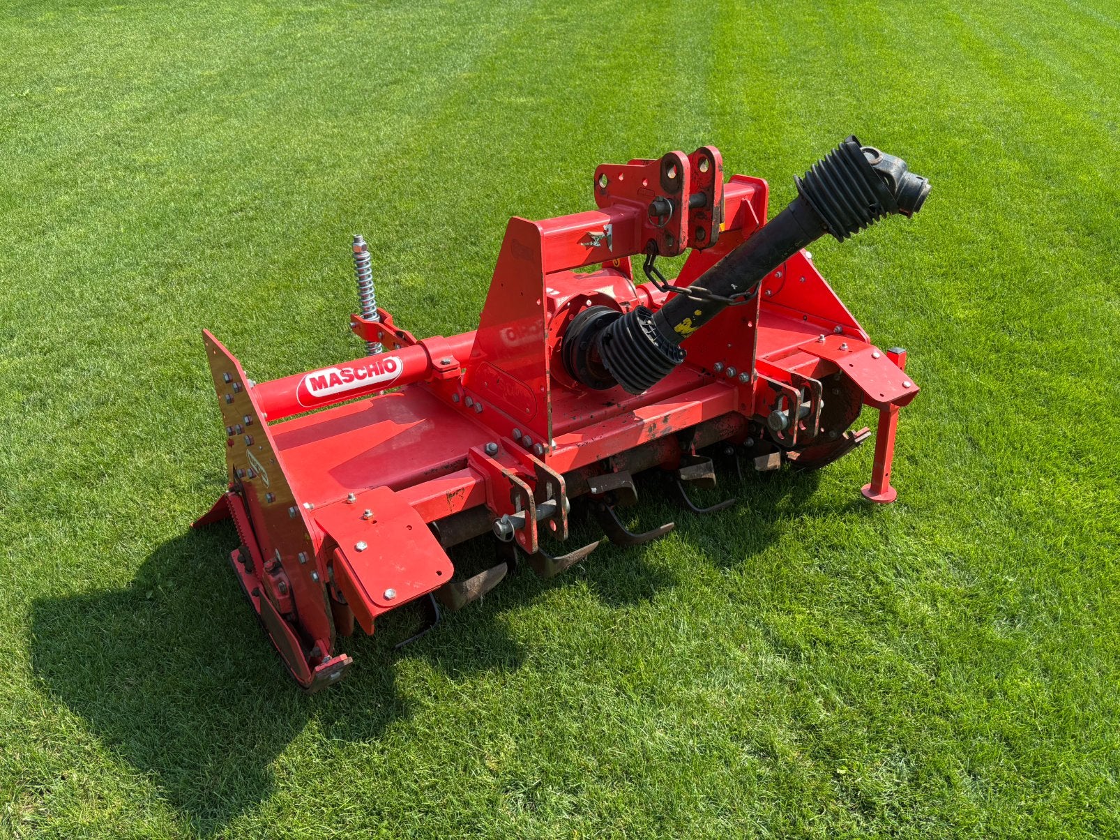 Maschio U140 zware grondfrees, Ophalen