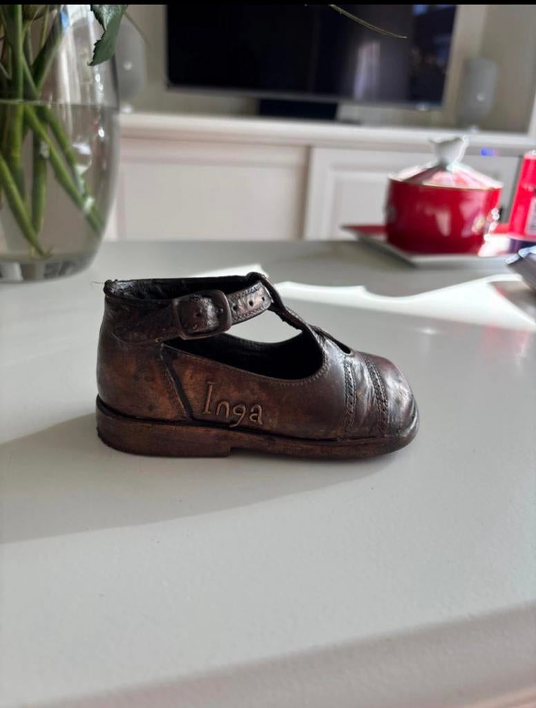Verhard bronzen babyschoentje met naam 'Inga', Ophalen of Verzenden