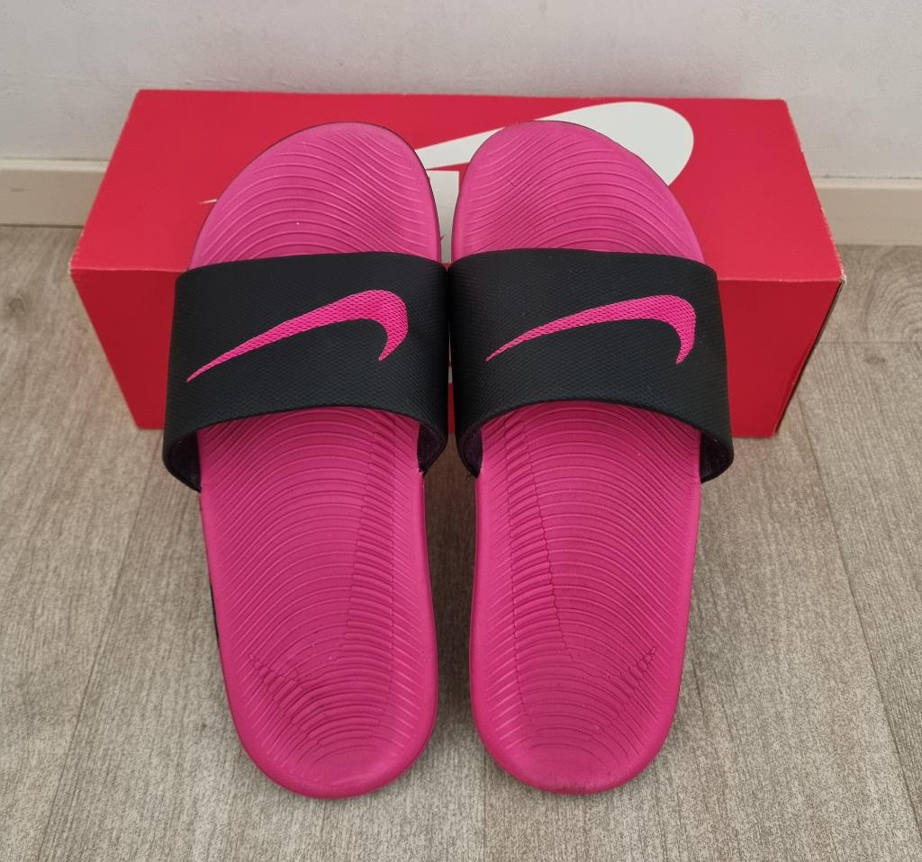 Nike Kawa Slippers, maat 38.5, Kleding | Dames, Slippers, Zwart, Nike, Ophalen of Verzenden