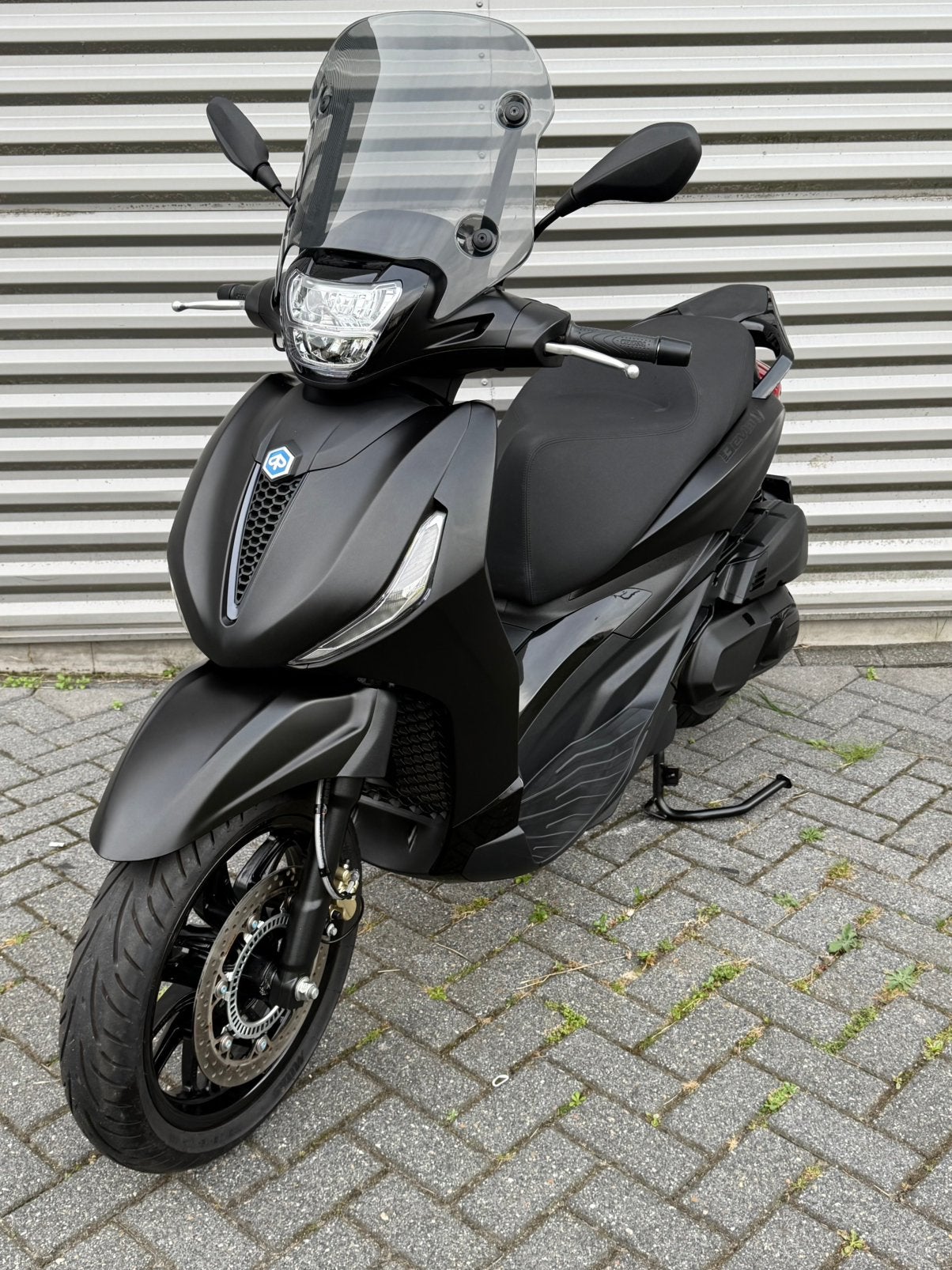 Piaggio Beverly 400 HPE ( 2014 km ! ) 2024  Mat zwart, 400 cc, Occasion, Bedrijf, ABS