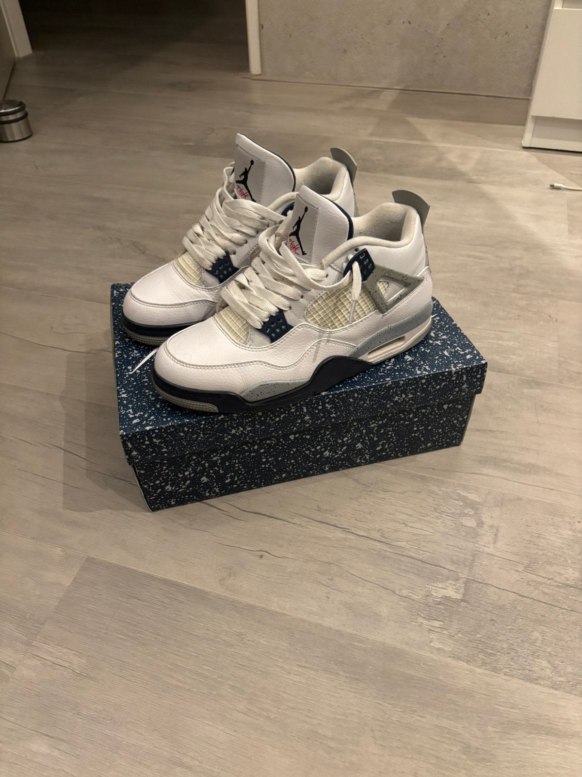 Jorden 4 midnight navy | Maat 43, Kleding | Heren, Schoenen, Ophalen of Verzenden, Zo goed als nieuw