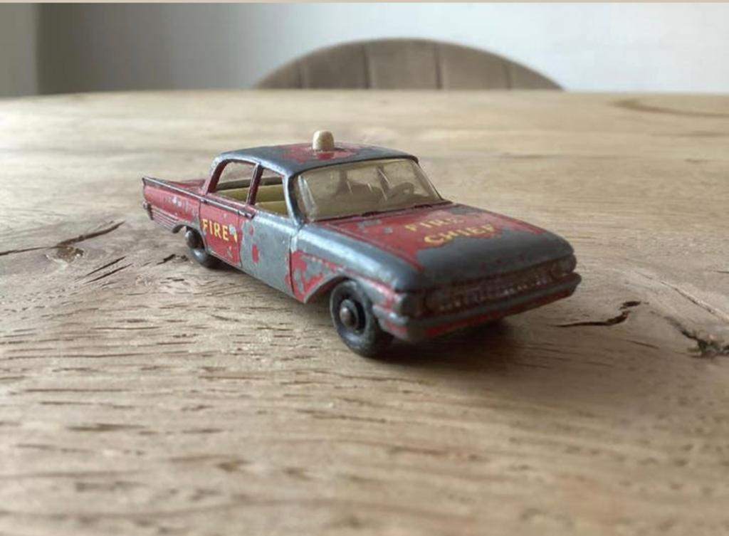 Matchbox Ford Fairlane Fire Chief’s Car – Lesney England, Hobby en Vrije tijd, Modelauto's | Overige schalen, Gebruikt, Auto, Ophalen of Verzenden