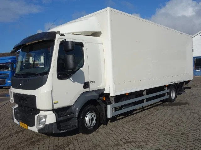 Volvo FL 210 (bj 2016), Auto's, Automaat, Achterwielaandrijving, Euro 6, Wit
