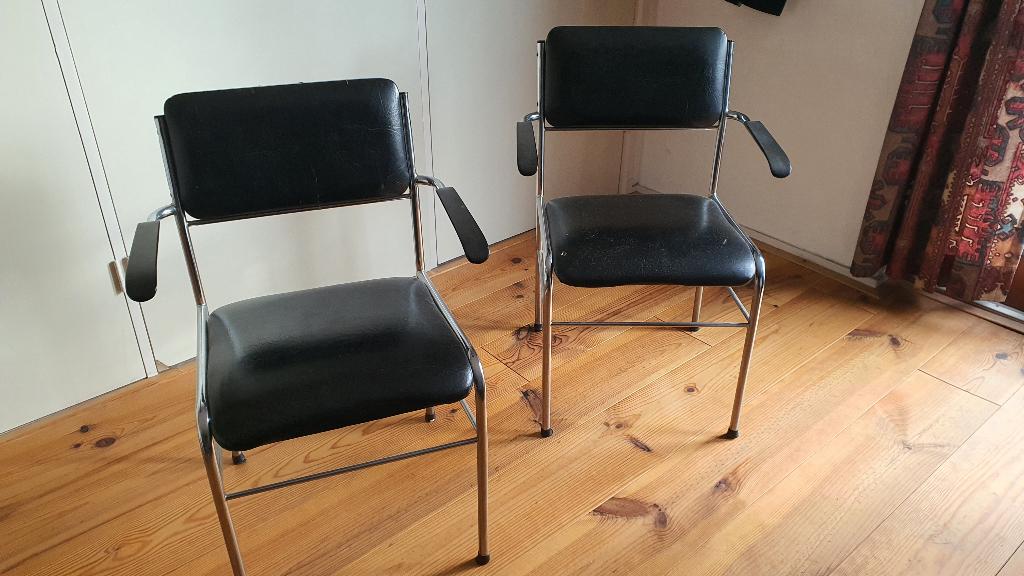 Twee vintage design stoeltjes jaren '60, Ophalen, Twee, Zwart, Leer