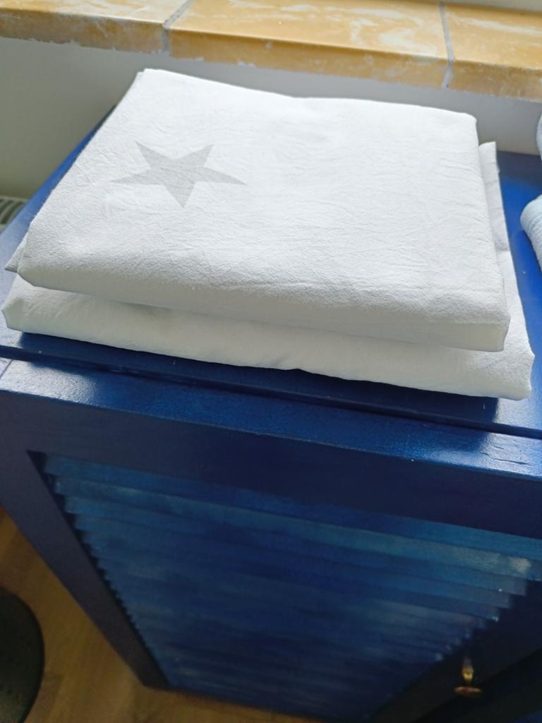 Ledikant laken 2x wit grijs, Ophalen of Verzenden, Gebruikt, Minder dan 140 cm, Minder dan 70 cm