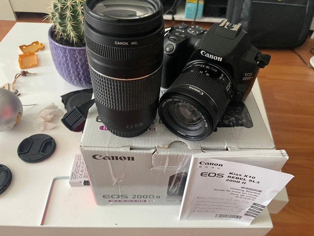 Canon 200D Mark II = 250D 5000clicks 2 Canon lenzen + tas, Ophalen, Spiegelreflex, Canon, Zo goed als nieuw