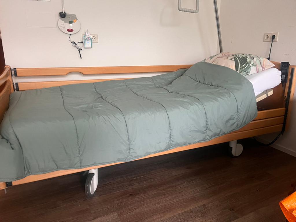 Hoog laag bed, Huis en Inrichting, Slaapkamer | Bedden, Verstelbaar, 90 cm, Eenpersoons, Ophalen of Verzenden