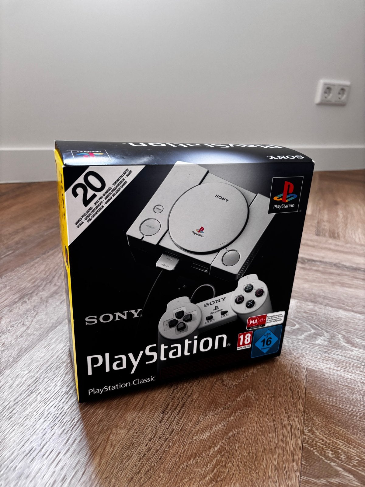 Sony PlayStation Classic mini - CIB, Spelcomputers en Games, Ophalen of Verzenden, Nieuw, Met 2 controllers, Met games