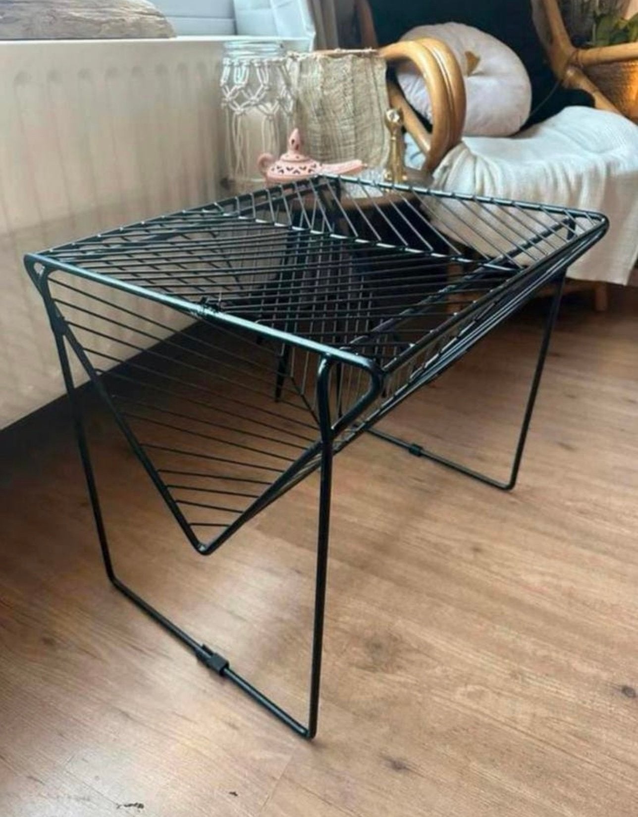 Sissy-Boy salontafel / bijzettafel, zwart met metalen pinnen, Gebruikt, 50 tot 100 cm, Ophalen of Verzenden, 25 tot 50 cm