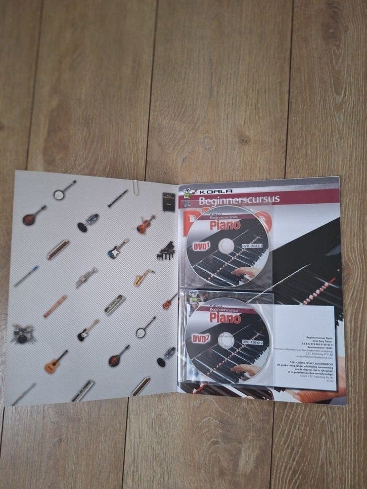 Muziekboek., Ophalen of Verzenden, Zo goed als nieuw