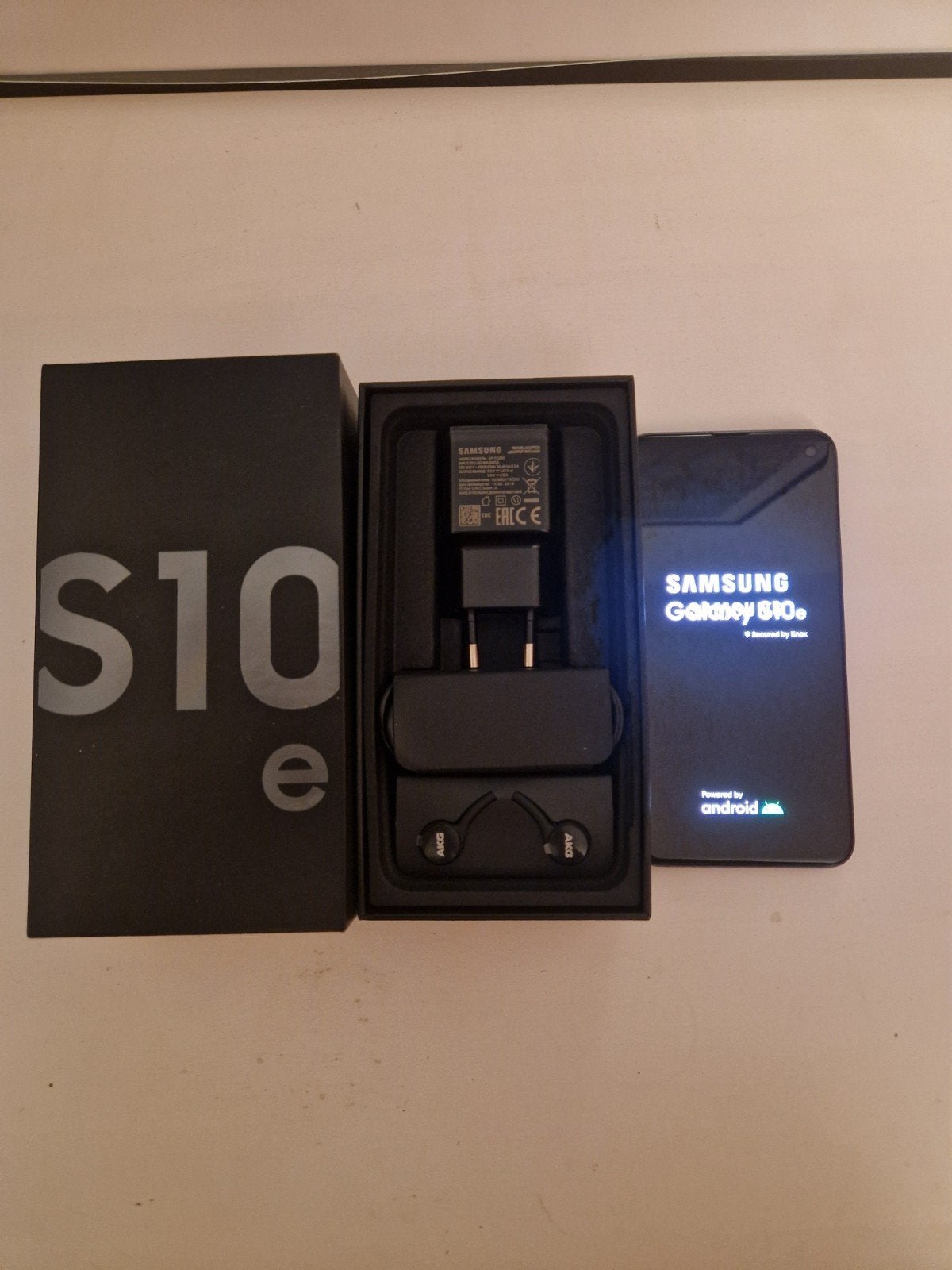 Samsung Galaxy s10e zwart. NIEUW, Zwart, Touchscreen, Nieuw, Ophalen of Verzenden
