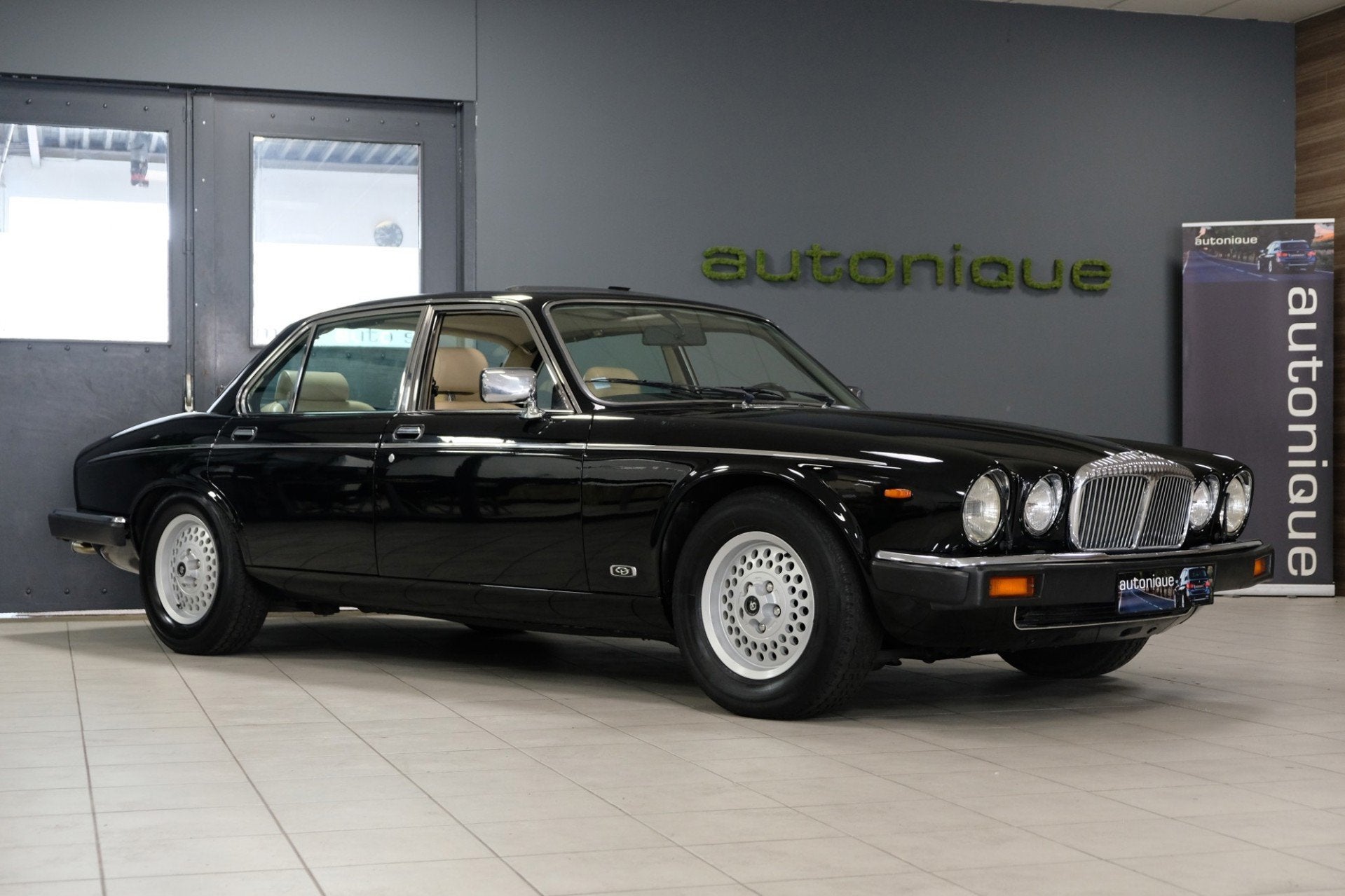 Daimler Double Six 5.3 V12 VandenPlas goed onderhouden, foto 8