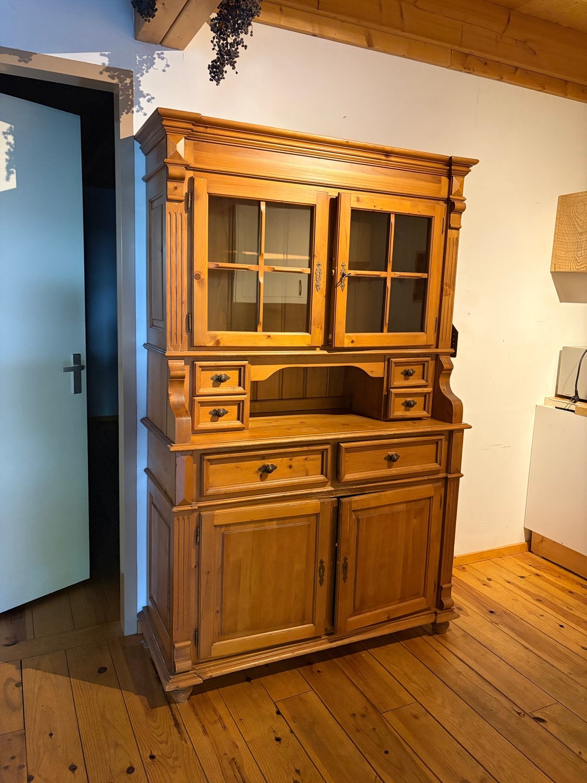 Grenen Kast - Klassiek Dressoir met Vitrine, Ophalen