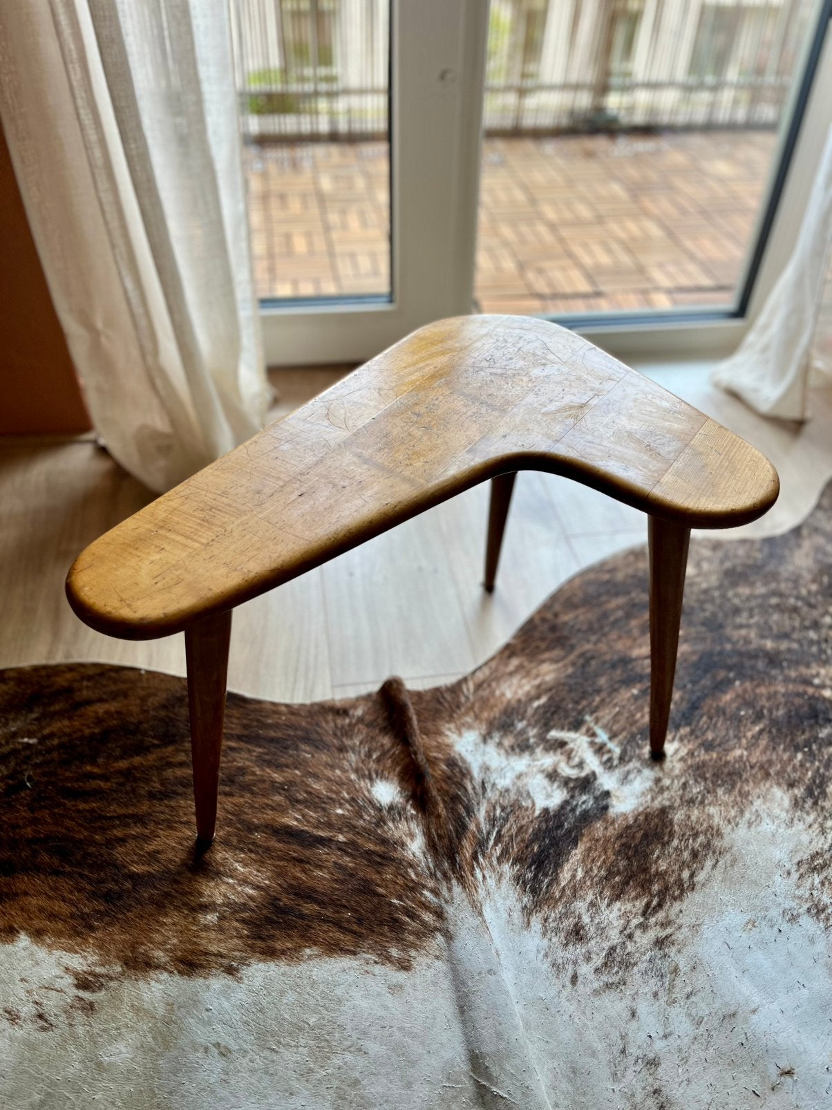 Uniek midcentury vintage organisch tafeltje cederhout, Ophalen, Minder dan 45 cm, Gebruikt, Retro fifties sixties midcentury