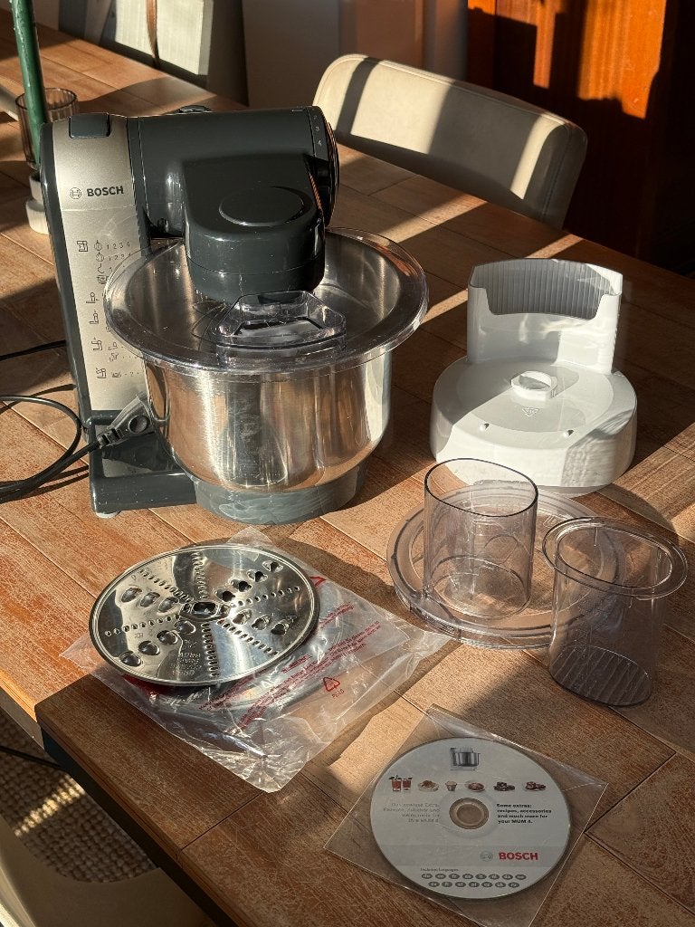 De Bosch MUM48A1 keukenmachine, Witgoed en Apparatuur, Keukenmixers, 3 tot 4 liter, Ophalen, Zo goed als nieuw, 3 snelheden of meer
