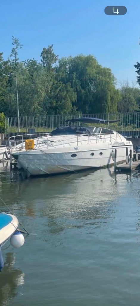 Pershing 40.Caterpillar 3208 aus dem Jahr 2001., Ophalen, Verwarming