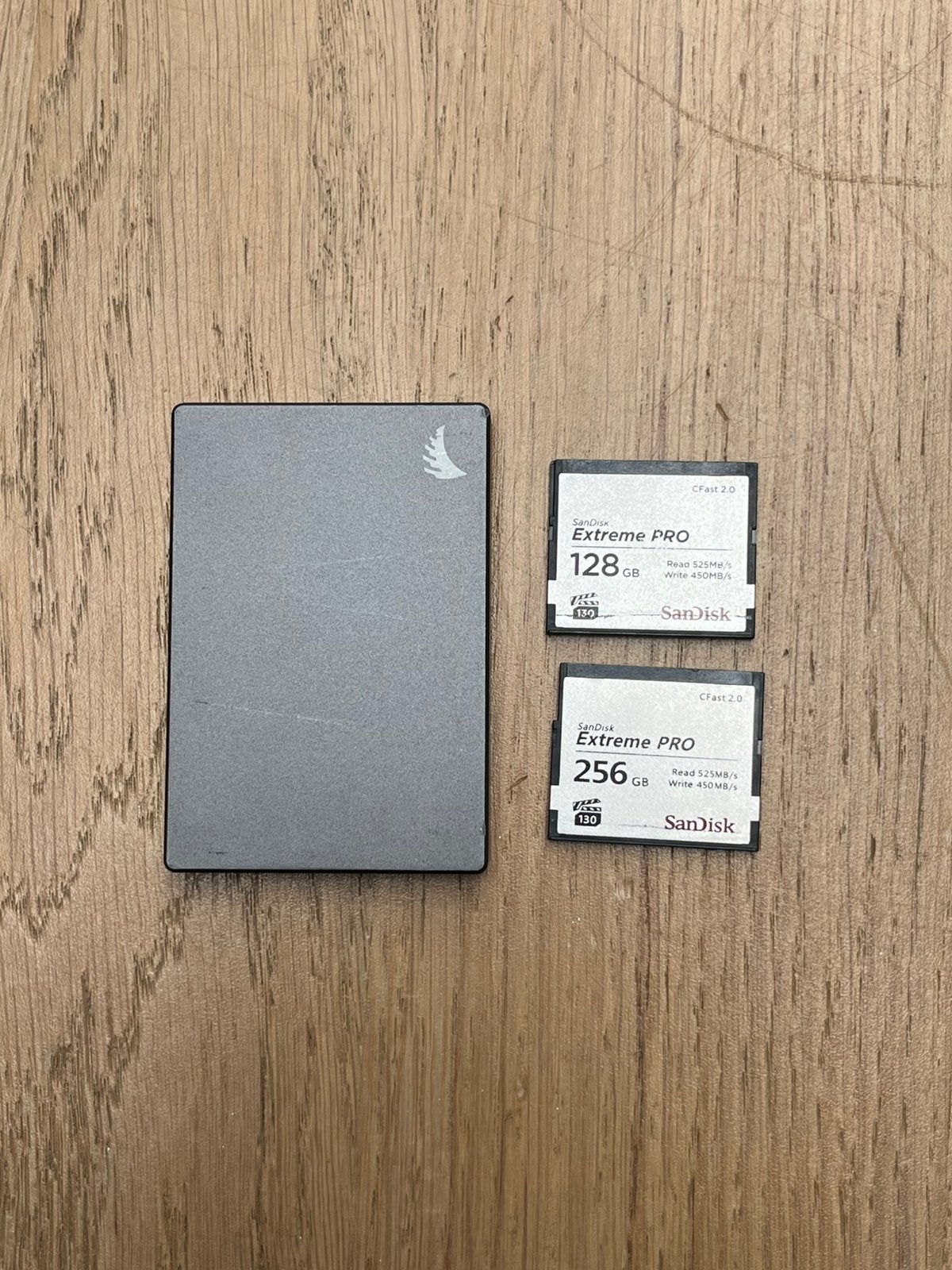 CFast kaarten set – SanDisk Extreme PRO 64GB + 128GB +reader, SSD, Ophalen of Verzenden, Zo goed als nieuw, Desktop