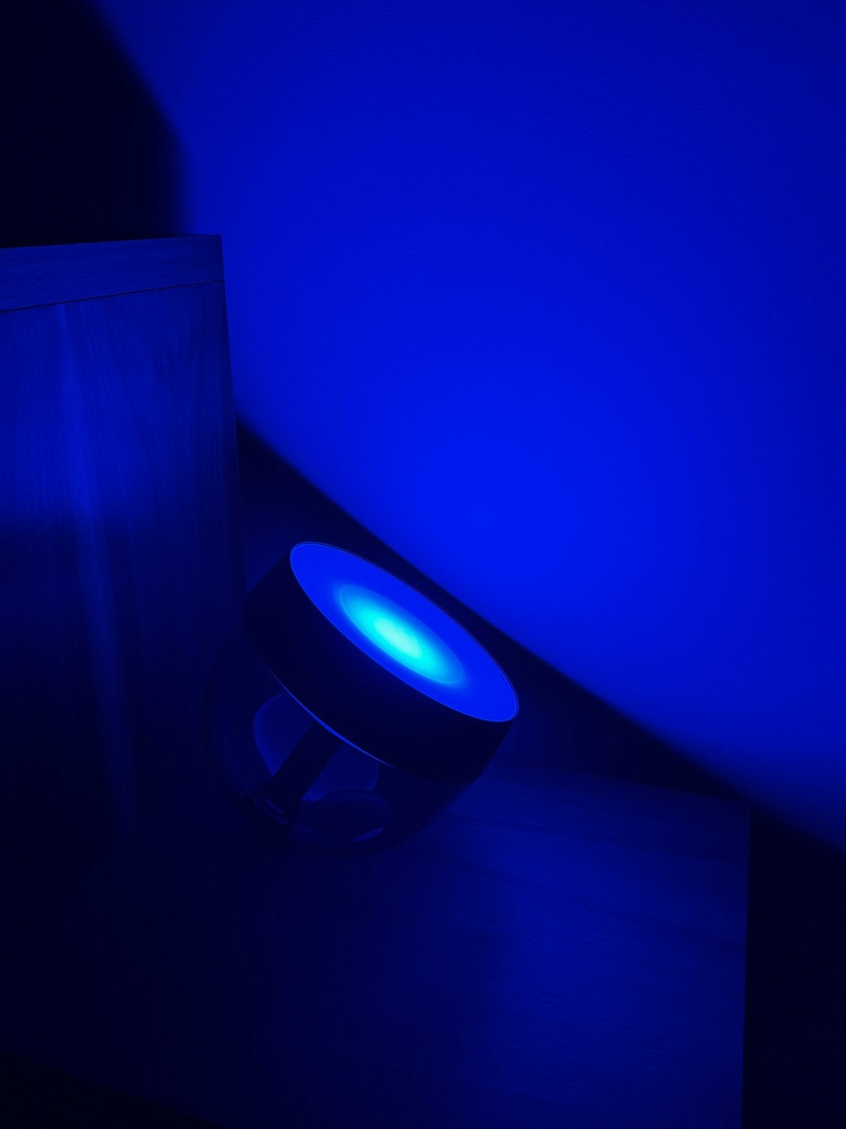 Philips Hue Iris - Smart LED Tafellamp (Zwart), Ophalen, Kunststof, Zwart, Dimbaar
