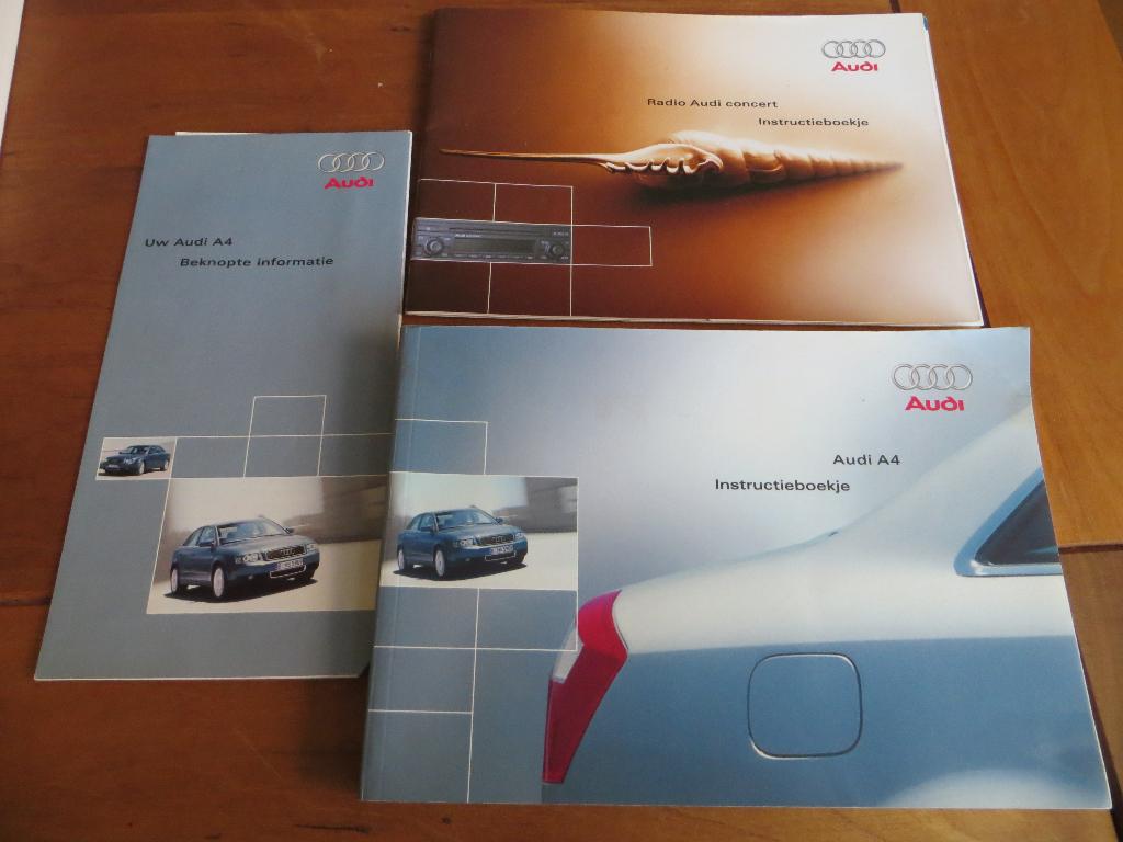 Instructieboek Audi A4 Sedan 2002 + beknopte handleiding, Auto diversen, Handleidingen en Instructieboekjes, Ophalen of Verzenden