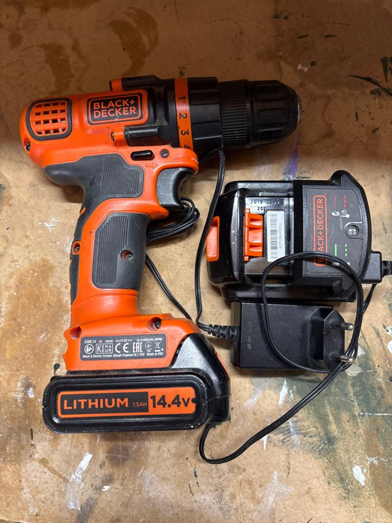 Black+Decker Accu Schroefmachine 14.4V met 2 Accu's, Ophalen of Verzenden, Gebruikt, Minder dan 400 watt, Boor- en Schroefmachine