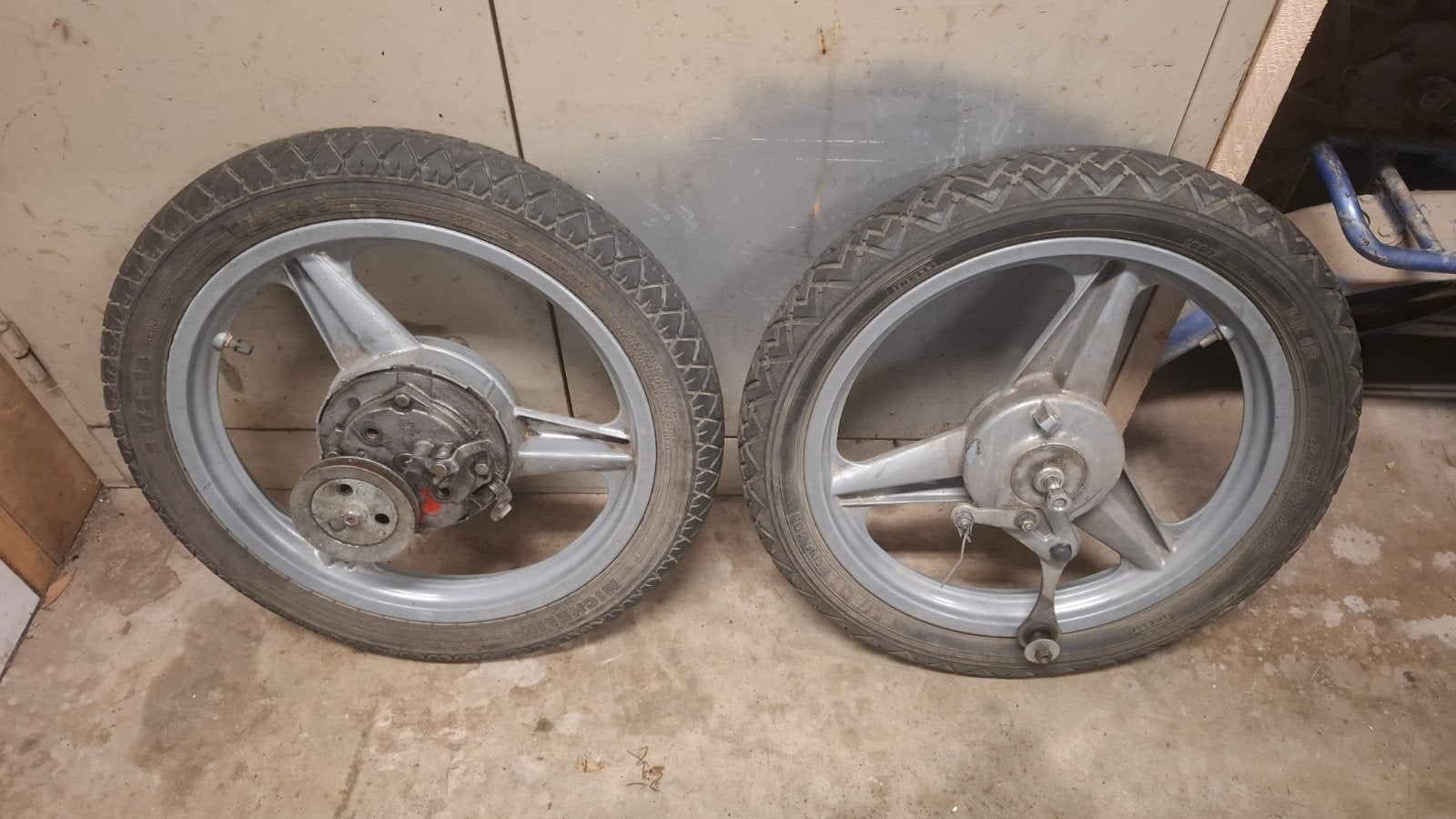 te koop setje piaggio vespa grillo velgen en brom klok, Ophalen, Gebruikt, Piaggio vespa grillo