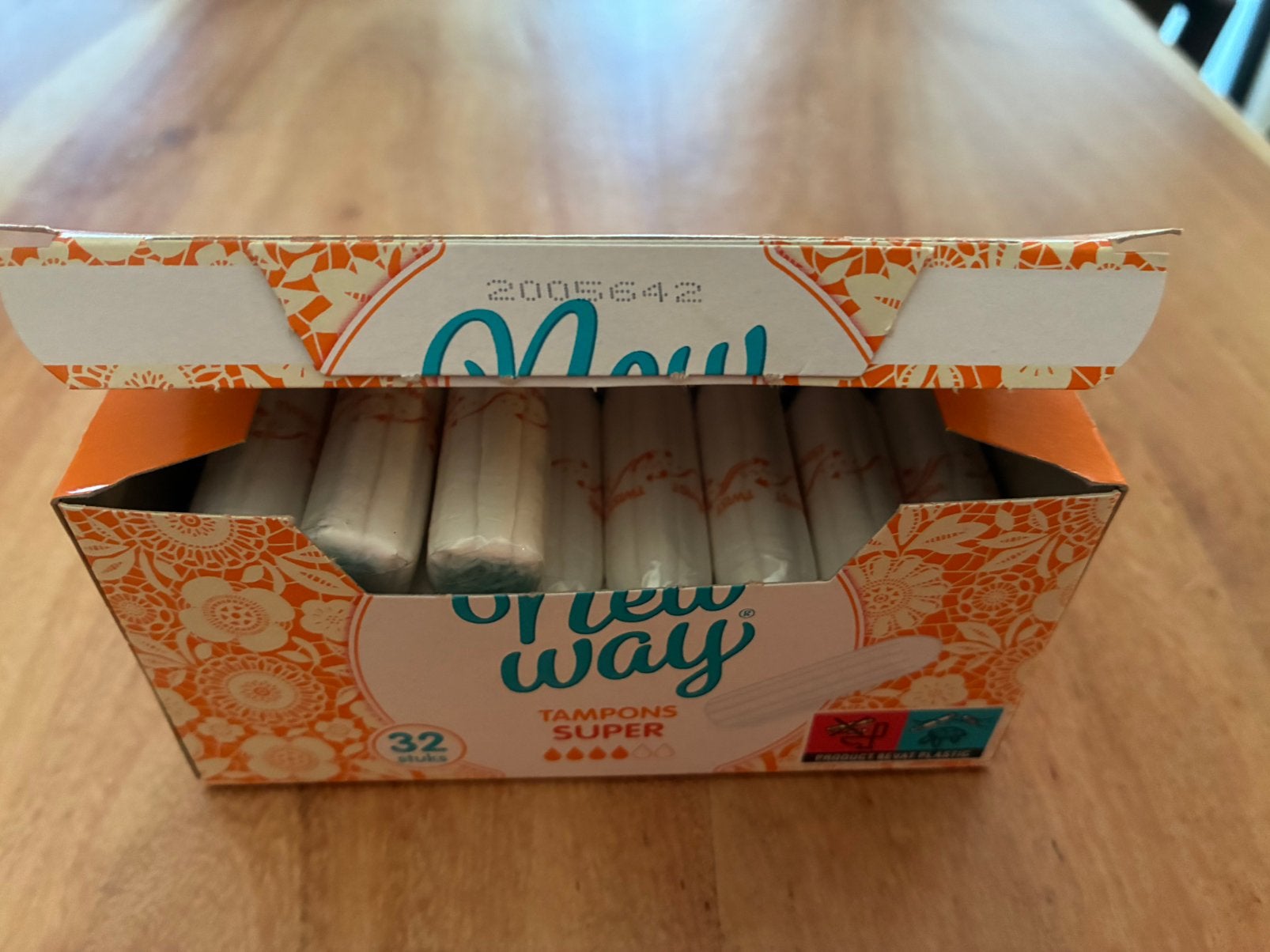 Gratis bijna vol doosje tampons super, New Day, Ophalen of Verzenden, Zo goed als nieuw, Overige typen