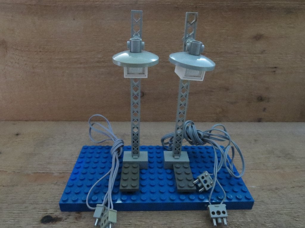 12V Rails Trein Lichtmasten (7867; 12 Volt), Gebruikt, Overige thema's, Lego, Ophalen of Verzenden