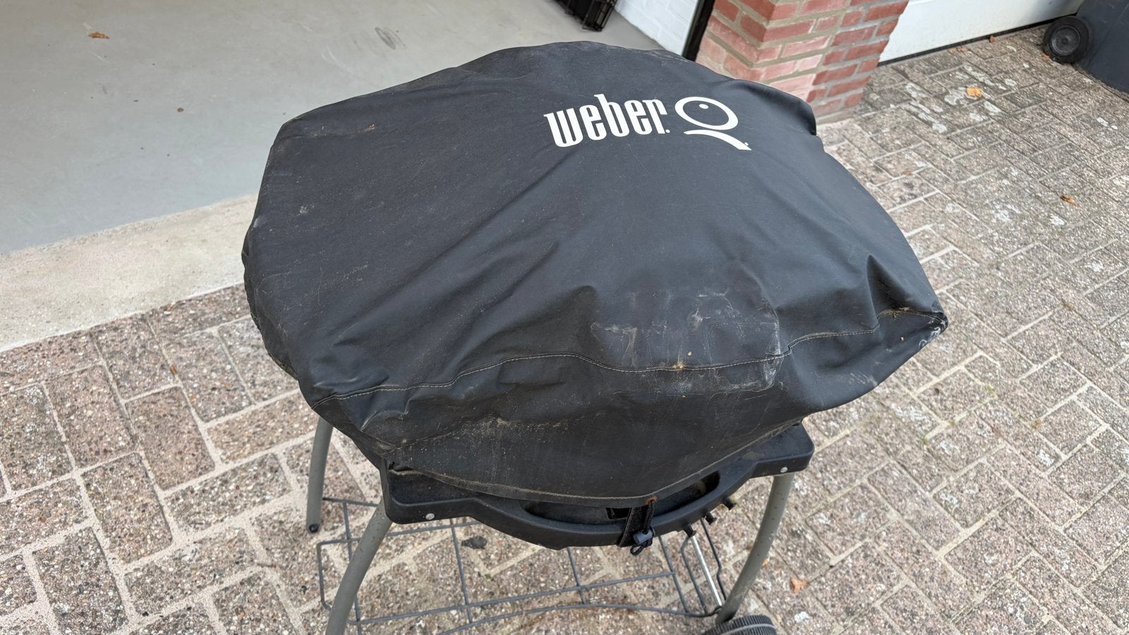 Weber Q2000 gasbarbecue met onderstel en hoes, Ophalen, Gebruikt