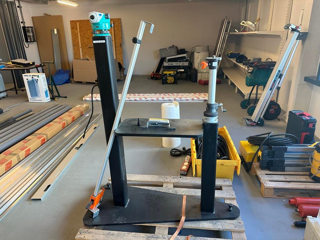Lasertestbank met SOKKIA waterpasinstrument, Ophalen of Verzenden, Gebruikt