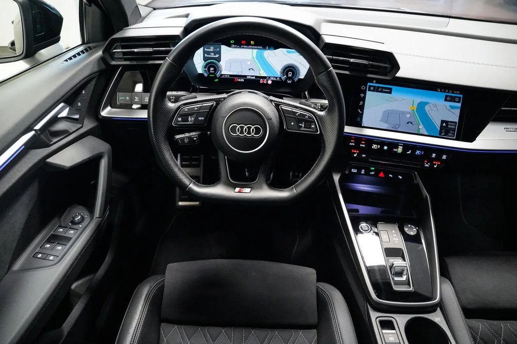 Audi A3 Sportback 45 TFSI e S-Line|Diamant lede € 31.900,0, Automaat, Gebruikt, 4 cilinders, Leder en Stof