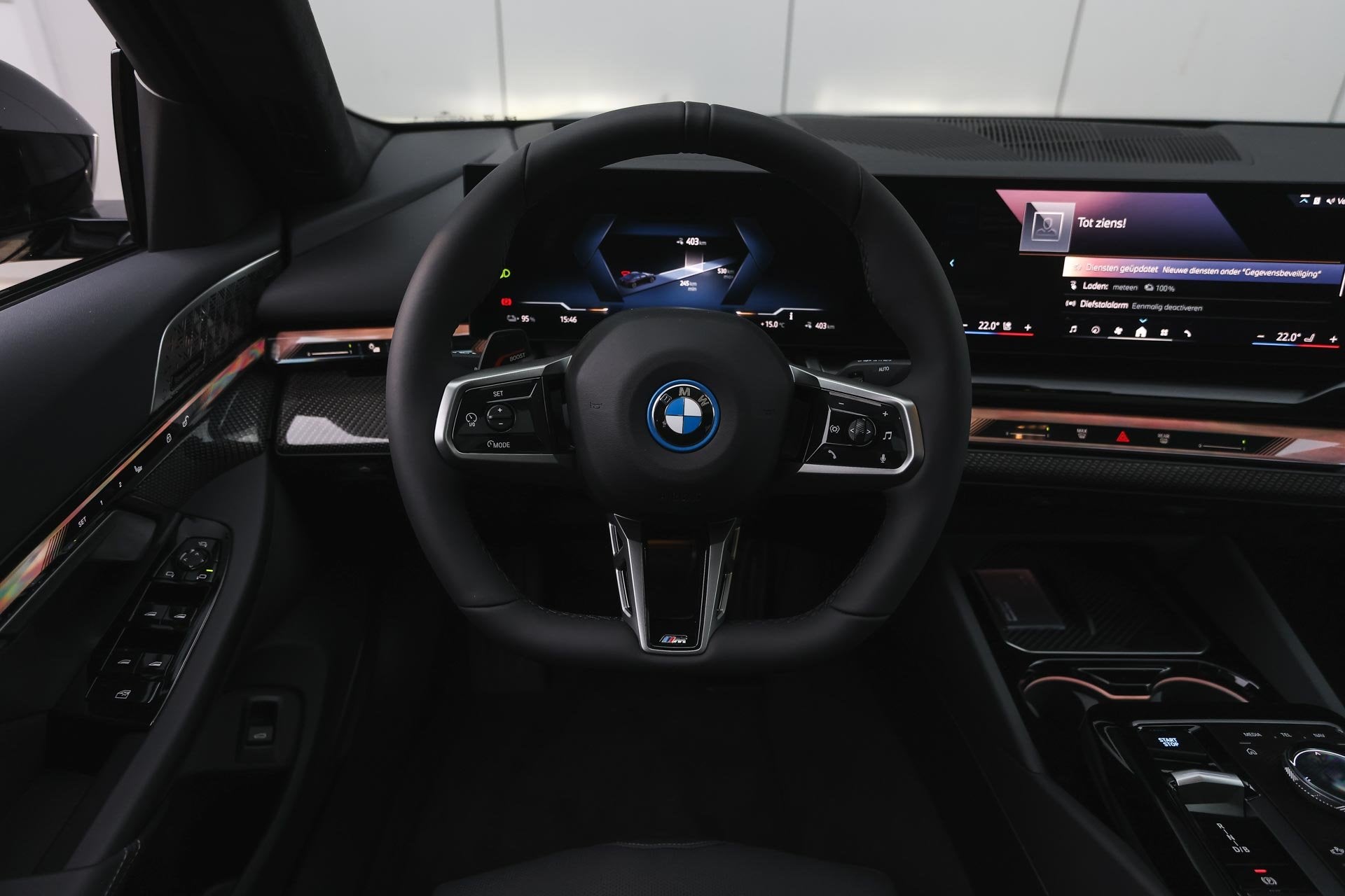 BMW i5 eDrive40 M Sport / Panoramadak / Stoelventilatie / Pa, Auto's, Automaat, 2095 kg, Achterwielaandrijving, Met garantie (alle)