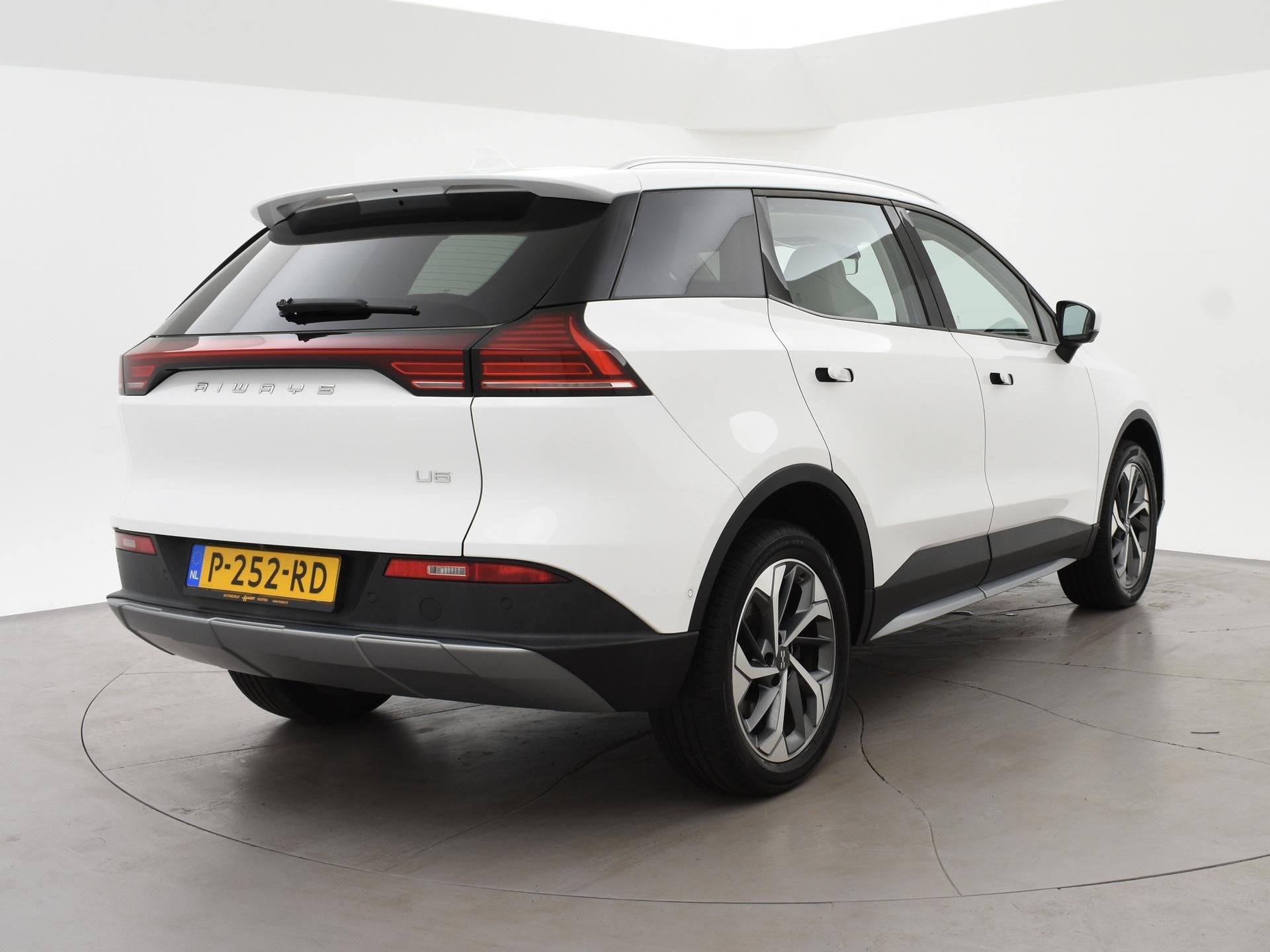 Aiways U5 63kWh SHOWROOM UITVOERING *42.630 KM* | 360 CAMERA, U5, Gebruikt, 1725 kg, SUV of Terreinwagen