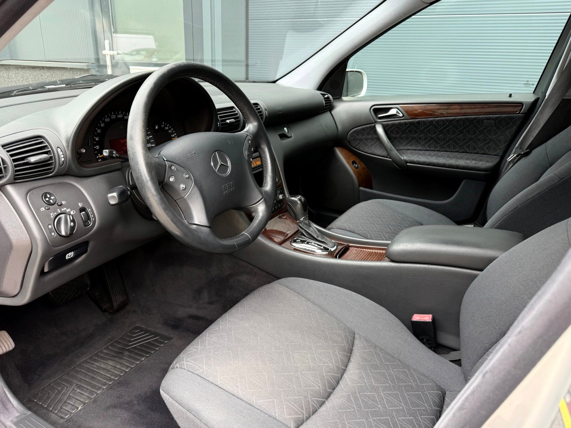Mercedes-Benz C-klasse 240 Elegance, Auto's, Automaat, Gebruikt, 1465 kg, Origineel Nederlands