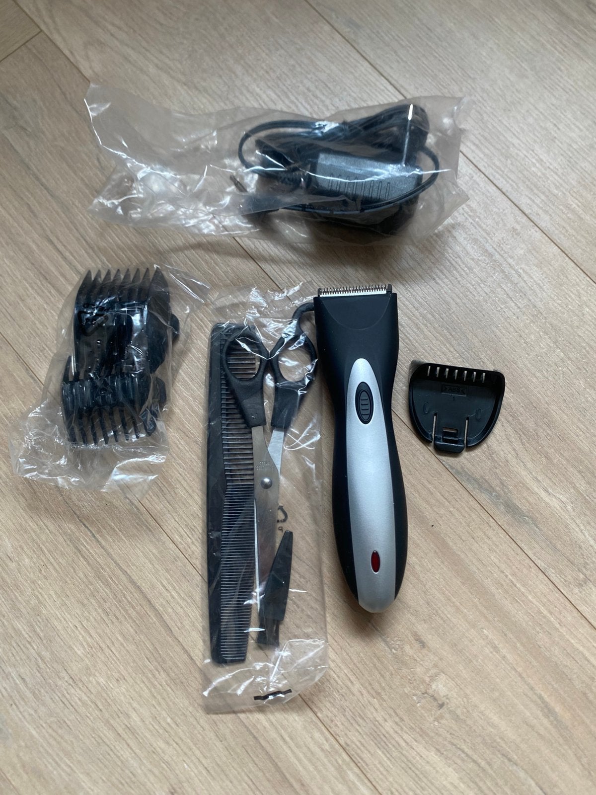 Tondeuse Hair essentials plus accessoires, Witgoed en Apparatuur, Persoonlijke-verzorgingsapparatuur, Ophalen of Verzenden, Nieuw