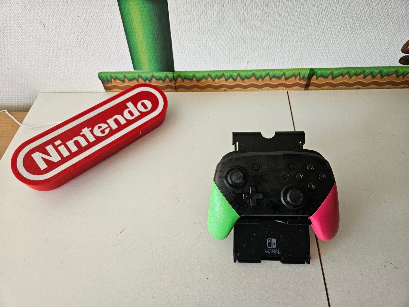 Nintendo Switch Pro Controller - splatoon Zwart/Neon, Gebruikt, Ophalen of Verzenden, 11-1 Kamitoba Hokodate-cho, Minami-ku, Kyoto 601-8501, Japan