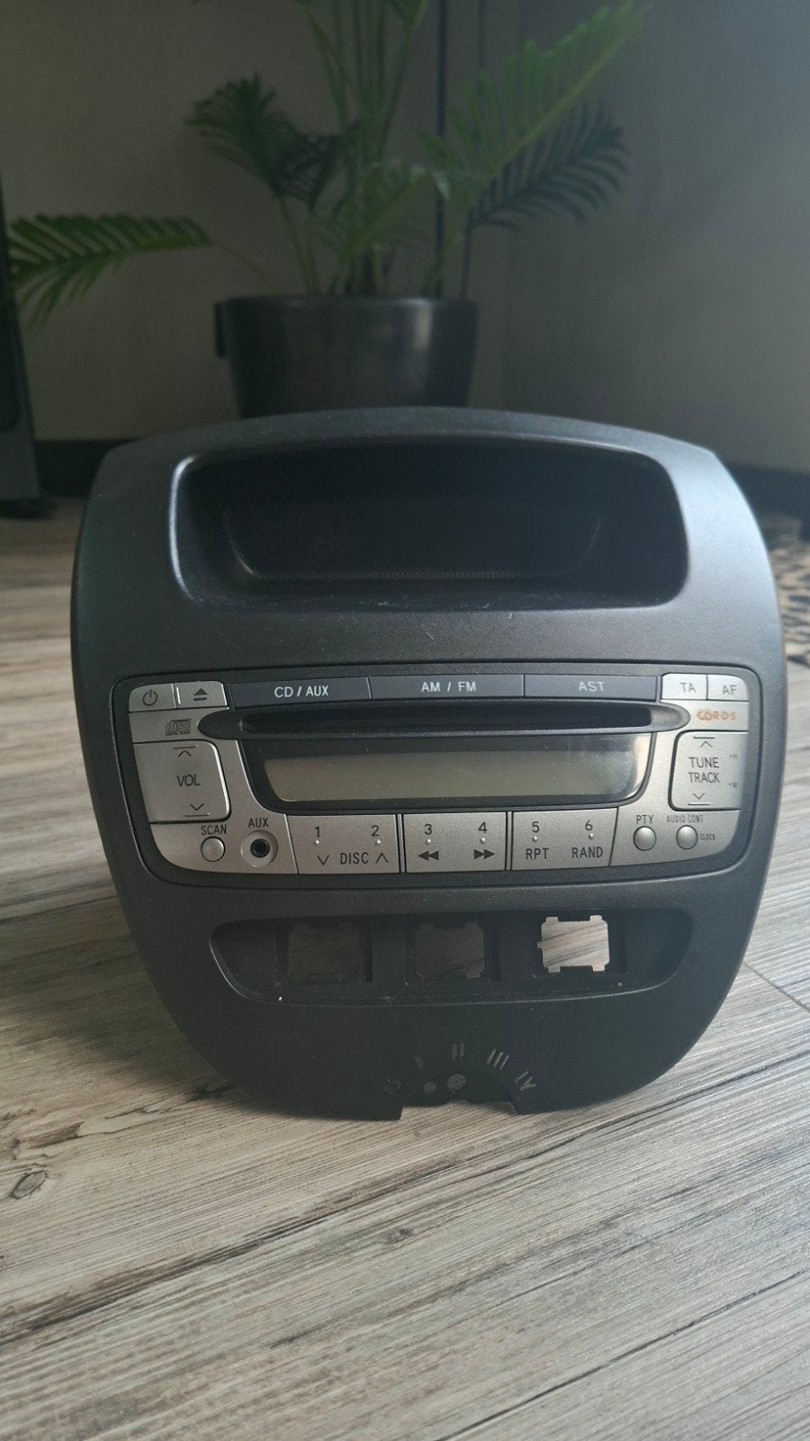 Toyota Aygo/Citroën C1/Peugeot 107 radio met CD/AUX, Ophalen of Verzenden, Gebruikt