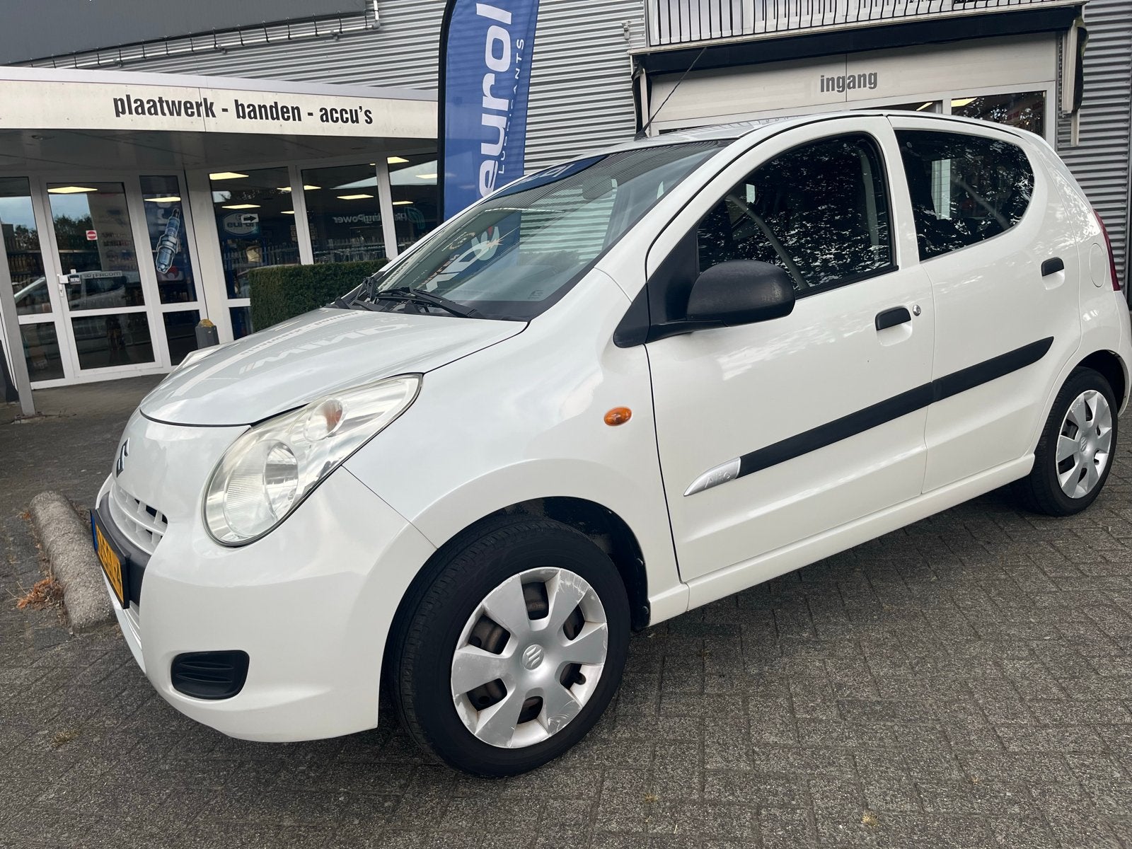 Suzuki Alto 1.0 2011 Wit airco 39476km, Voorwielaandrijving, 200 kg, 4 stoelen, Origineel Nederlands