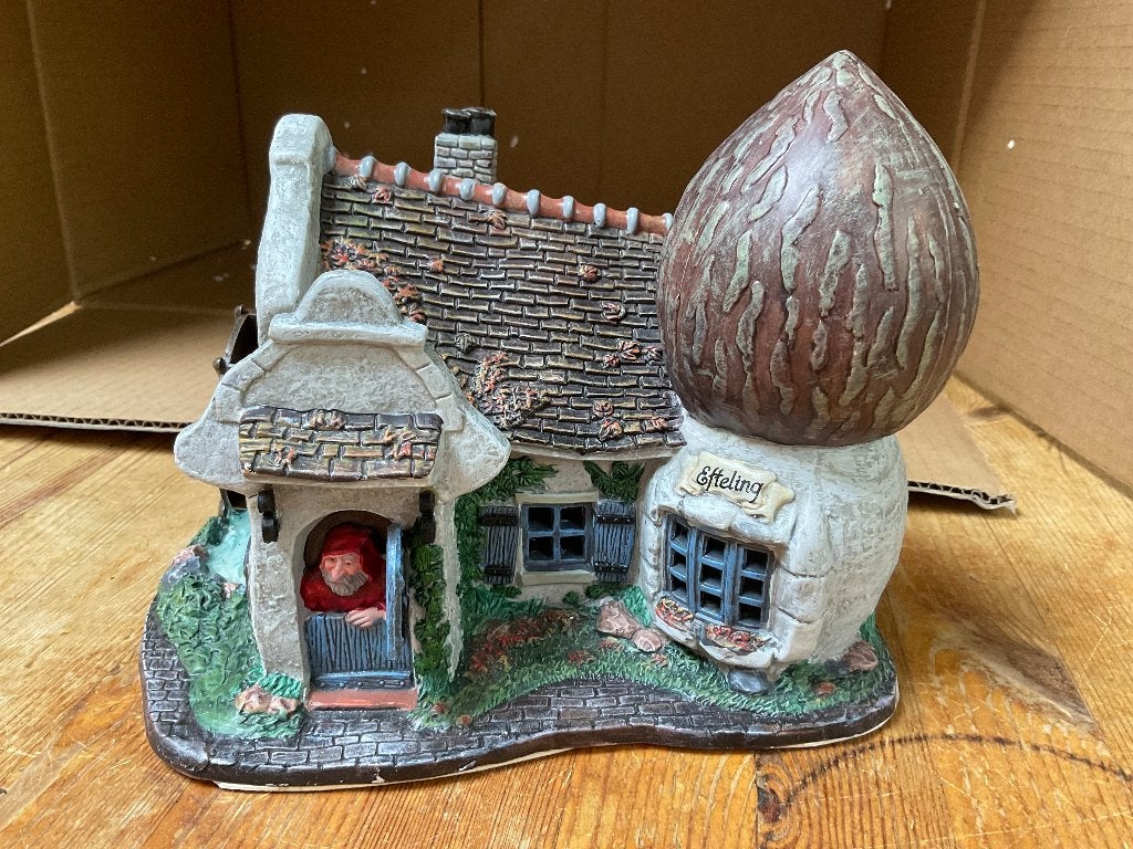 Luville Efteling (grote versie) Huis van Tobbelientje, Verzamelen, Ophalen of Verzenden, Gebruikt, Beeldje of Poppetje