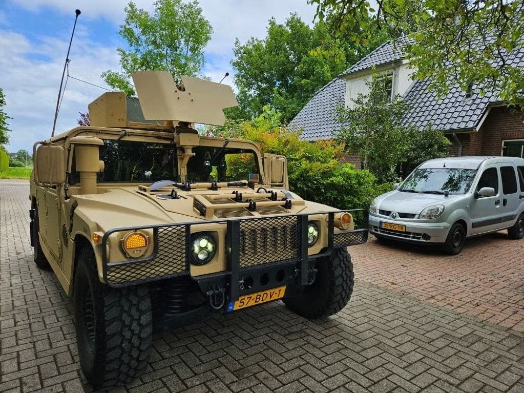 Humvee AM general 1025 Hummer H1 H2 Militaire voertuig, Auto's, Automaat, Diesel, Vierwielaandrijving, Particulier