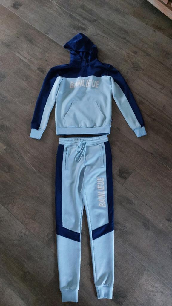 Banlieue trainingspak lichtblauw/donkerblauw, Kleding | Heren, Sportkleding, Blauw, Ophalen of Verzenden, Zo goed als nieuw, Algemeen