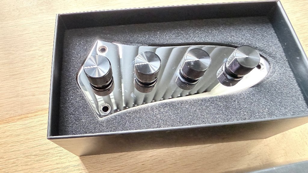 Sadowsky preamp, Ophalen of Verzenden, Zo goed als nieuw, Elektrisch