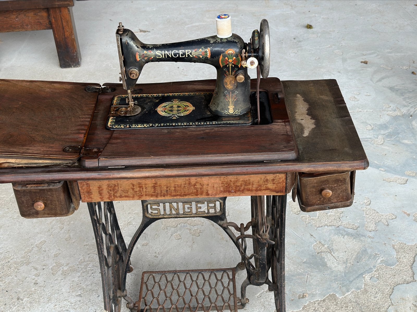 Antieke Singer Naaimachine met Houten Tafel, Ophalen