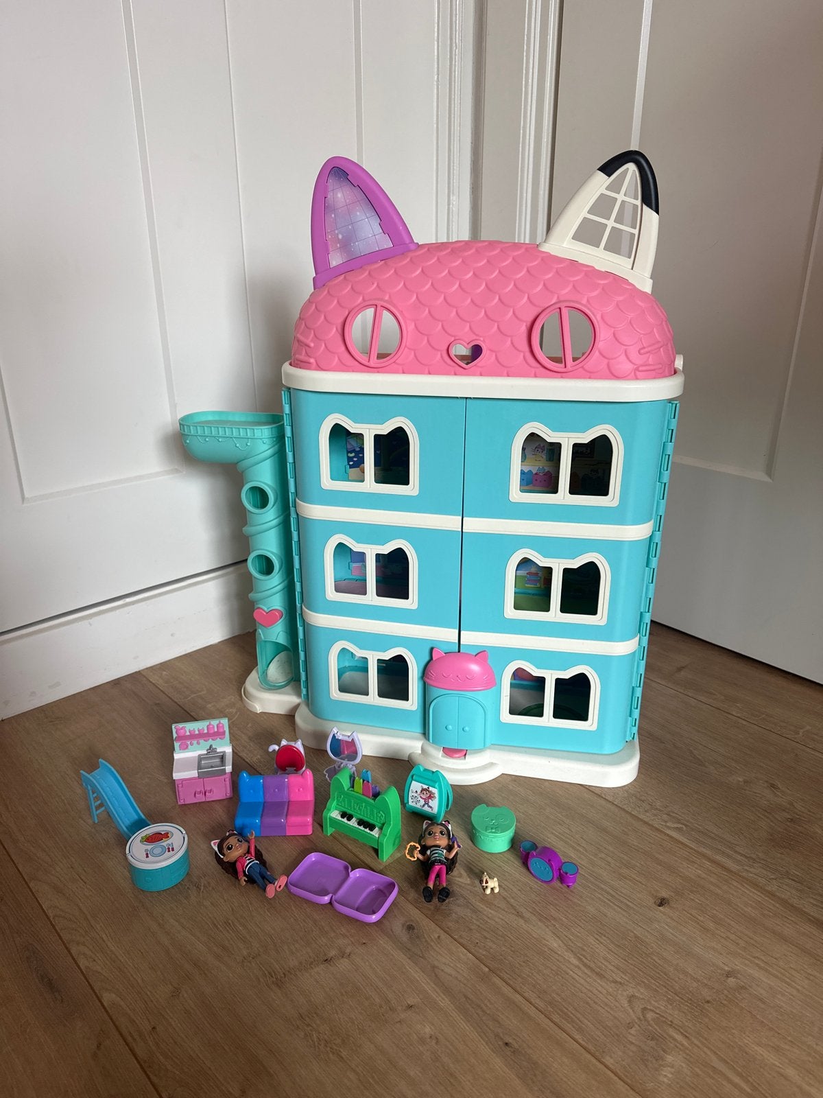 Gabby's Poppenhuis met accessoires en figuren, Ophalen, Zo goed als nieuw, Overige typen