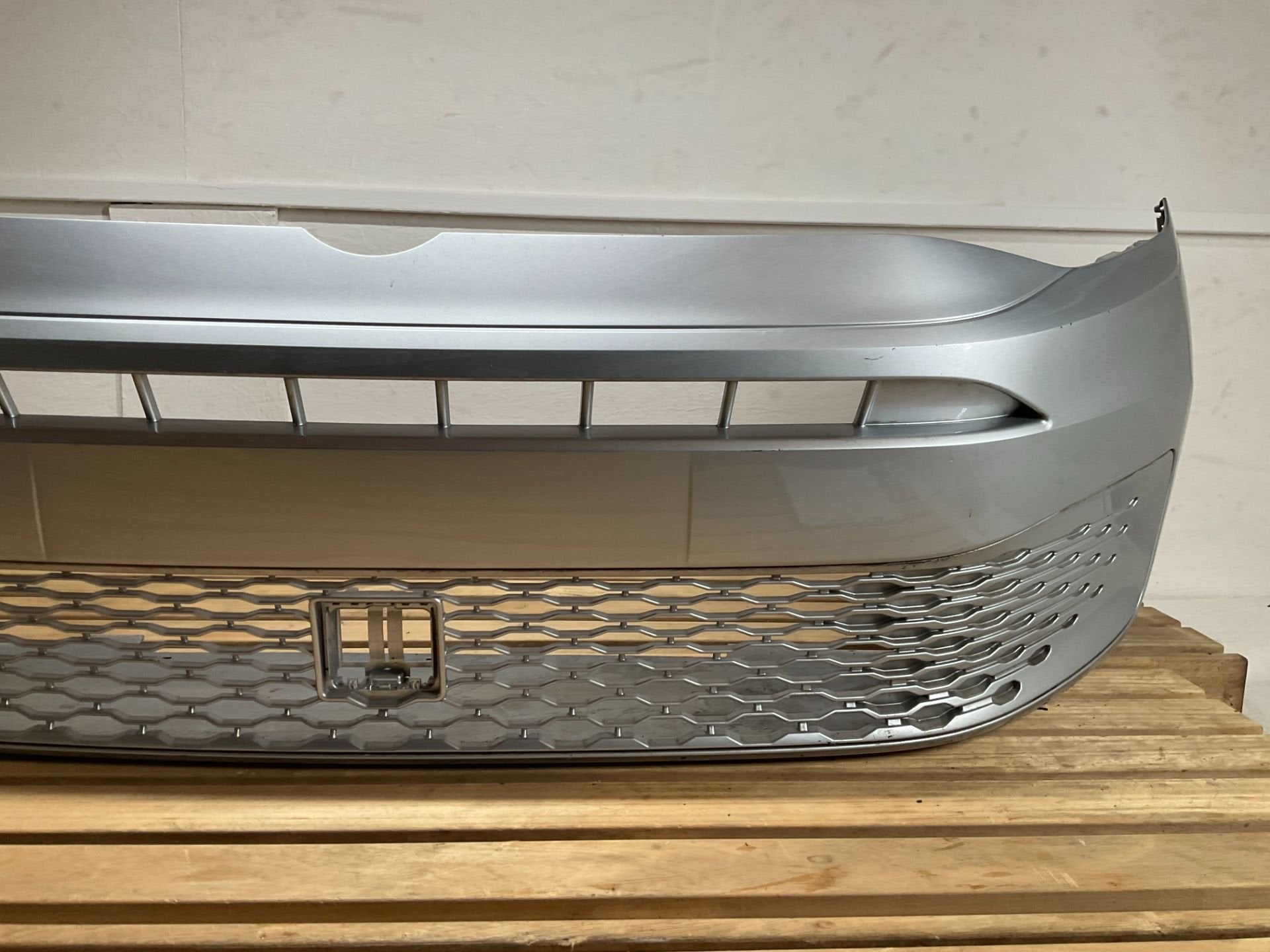 Bumper Volkswagen CADDY 2K7 2K7807221A 2021-2025 Voorbumper, Gebruikt, Volkswagen AG, Bumper, Berliner Ring 2
38440  Wolfsburg, DE