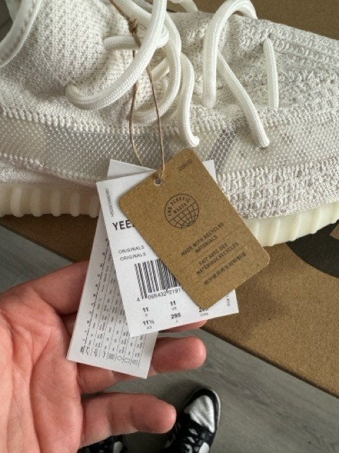 Yeezy Boost 350 V2 Bone White Maat 46, Kleding | Heren, Wit, Nieuw, Ophalen of Verzenden, Sneakers of Gympen