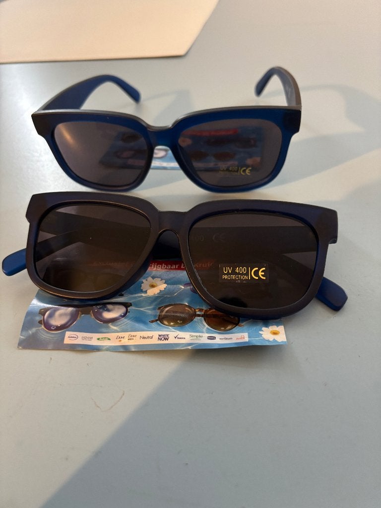 Zonnebril dames heren blauw montuur UV 400 cat 3, Sieraden, Tassen en Uiterlijk, Zonnebrillen en Brillen | Dames, Zonnebril, Blauw