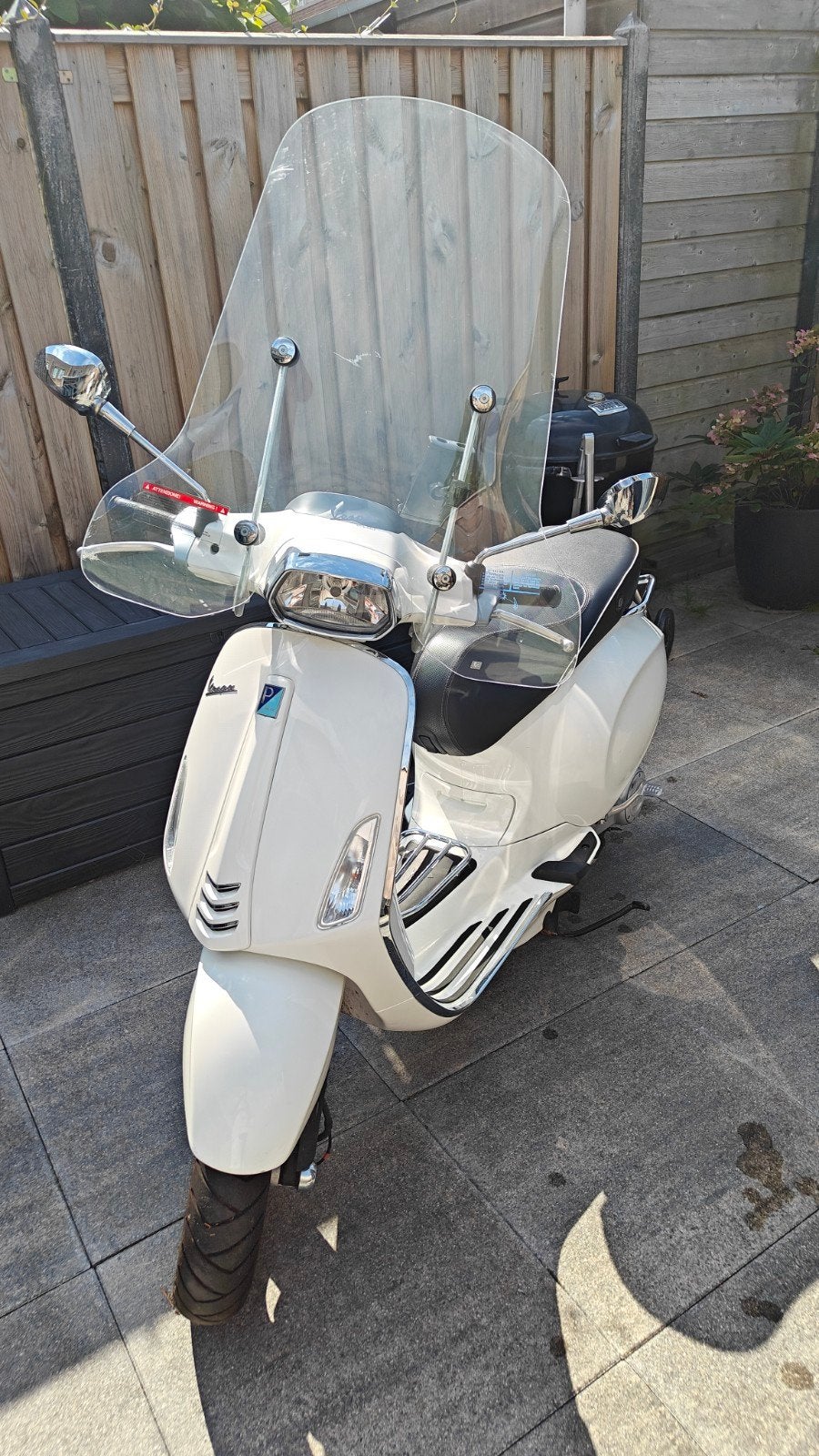 Vespa Sprint lage km stand - Inclusief 3 helmen, Ophalen, Zo goed als nieuw, 50 cc, Maximaal 25 km/u