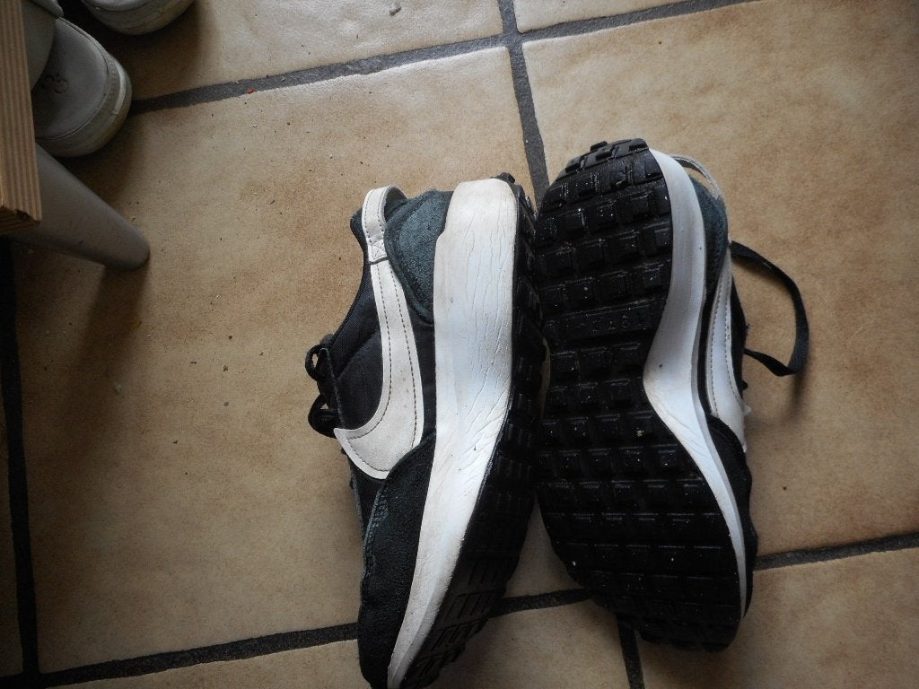 NIKE SNEAKERS maat 36 en een half en 2 paar maat 36 en 37, Gebruikt, Sportschoenen, Ophalen of Verzenden, Nike