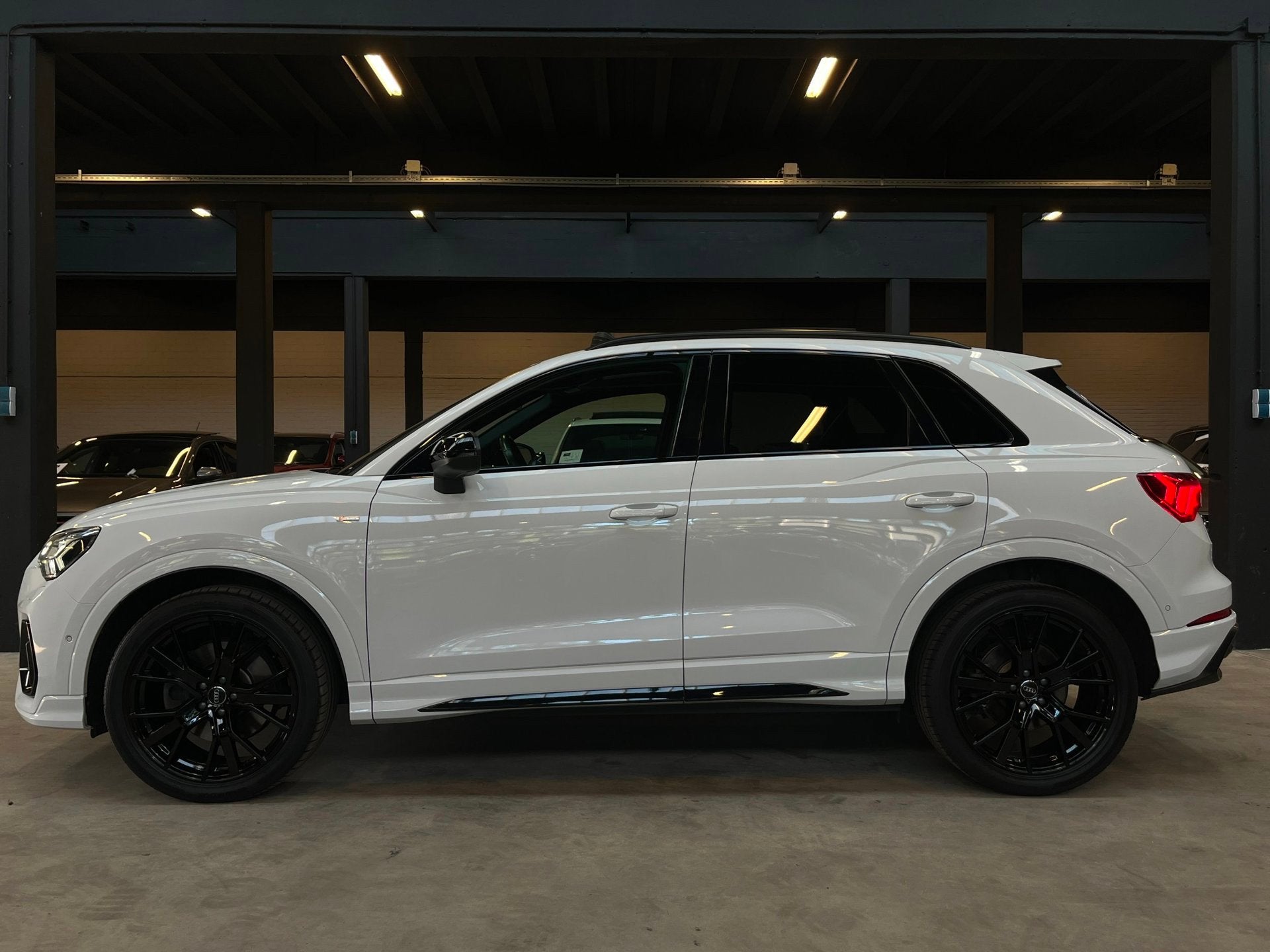 Audi Q3 40 TFSI quattro S Line Pano/Carplay/Xenon/Automaat, Auto's, Audi, Automaat, Dealer onderhouden, Gebruikt, Zwart